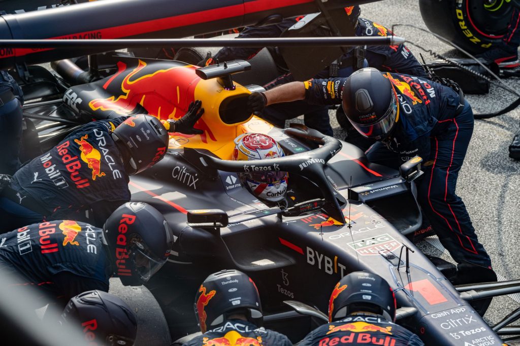 Arrêt au stand Red Bull